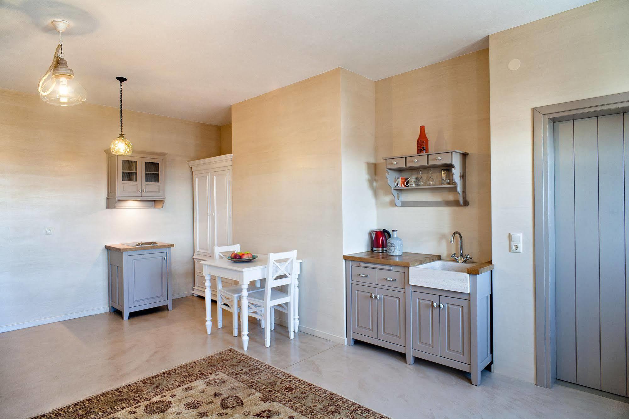 Haones Suites อิโออันนินา ภายนอก รูปภาพ