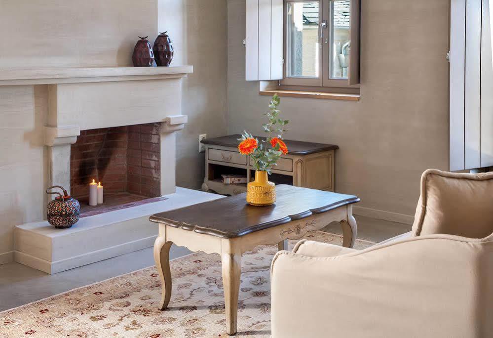 Haones Suites อิโออันนินา ภายนอก รูปภาพ