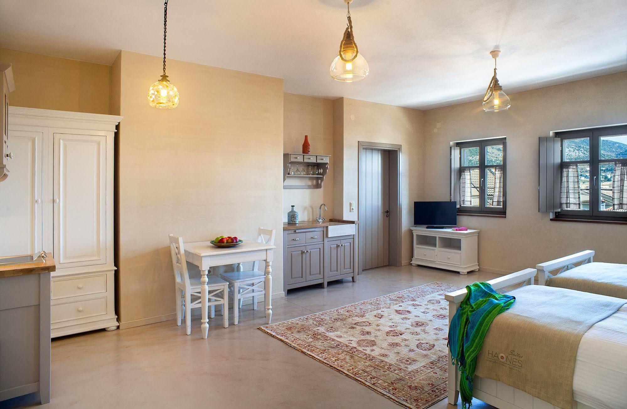 Haones Suites อิโออันนินา ภายนอก รูปภาพ