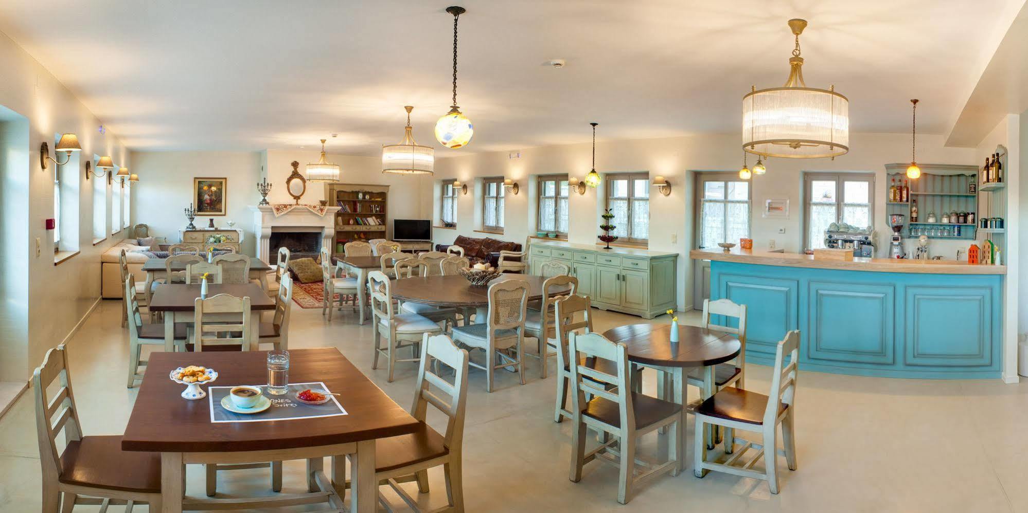Haones Suites อิโออันนินา ภายนอก รูปภาพ